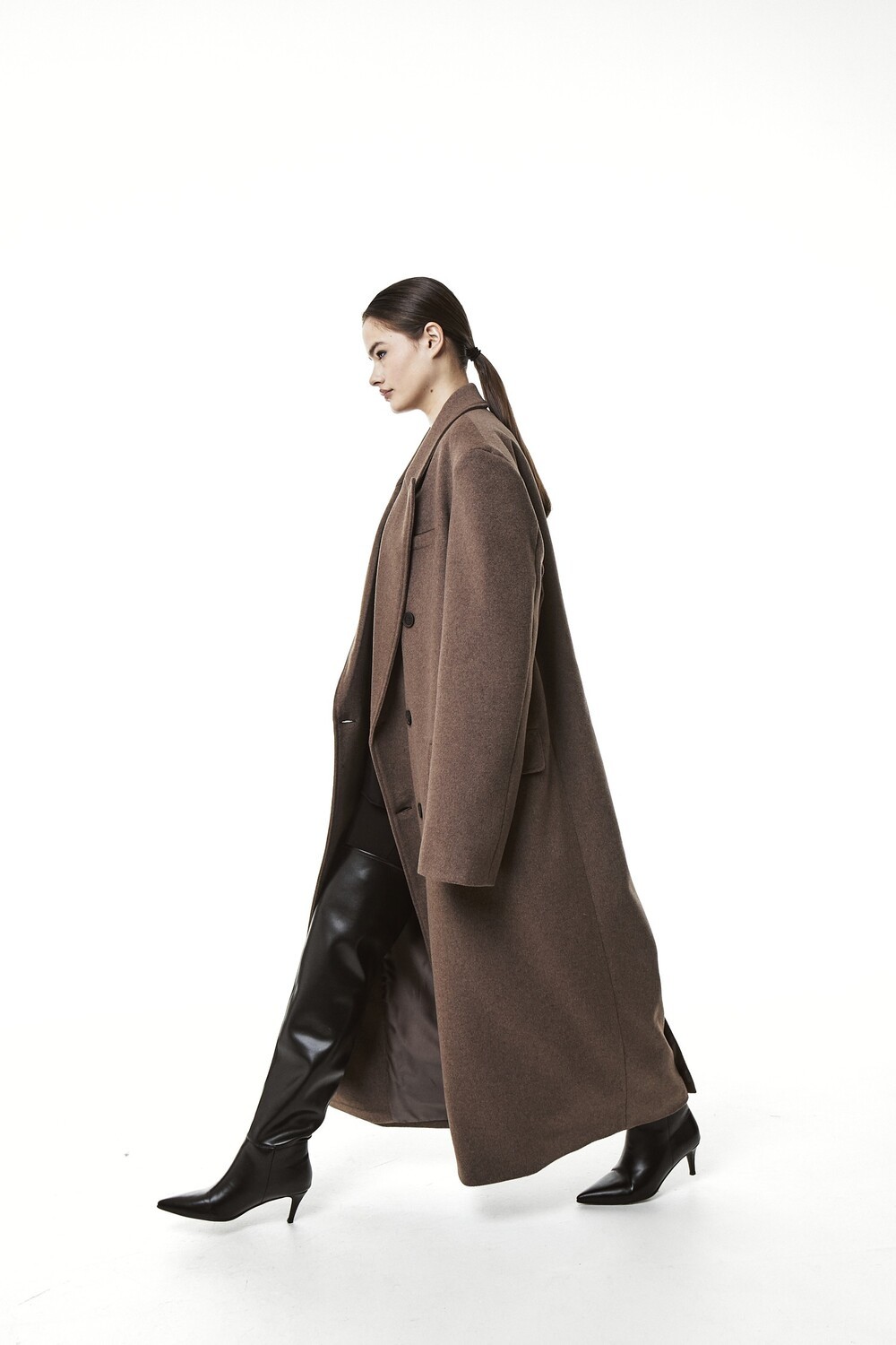 Insulated grandfather's coat in tobacco color